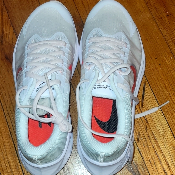 Nike Shoes - Women's Nike Zoom Winflo Sneakers